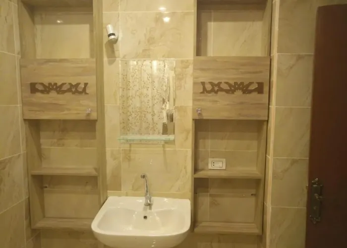 Appartamento Noura Luxury With Free Pool And Access In