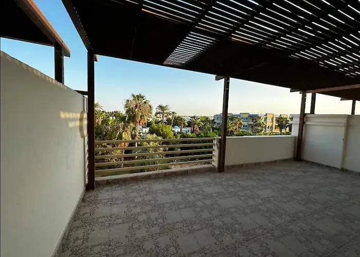 Noura Luxury With Free Pool And Access In
