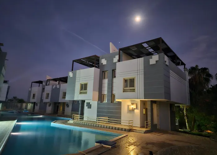 Noura Luxury With Free Pool And Access In Appartamento Hurghada